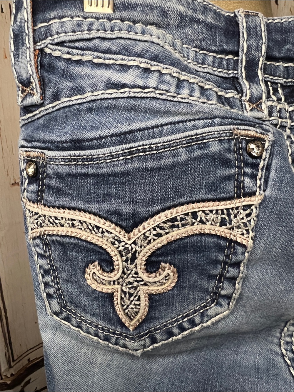 MUST HAVE ROCK REVIVAL SKINNY JEANS - Picture 8 of 13